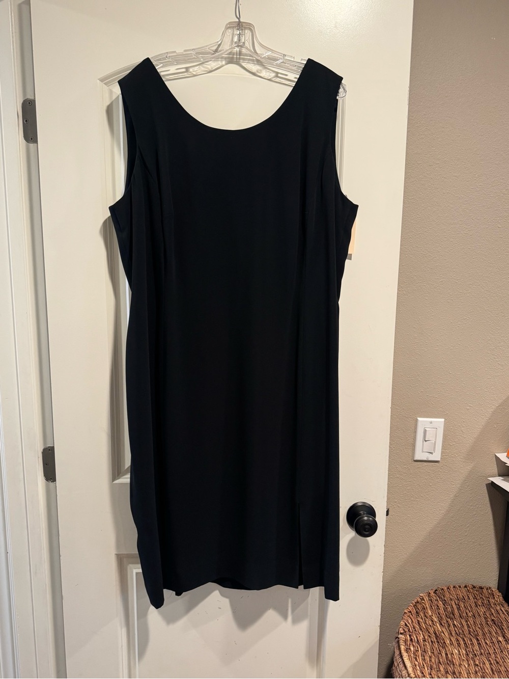 Dana Buchman Plus Size Sleeveless black Shift Dress